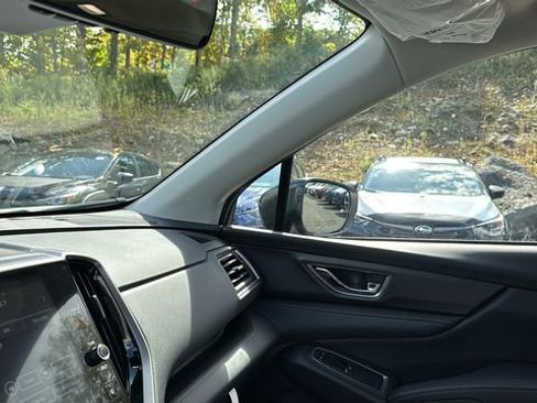 New 2025 Subaru Ascent Limited image 18