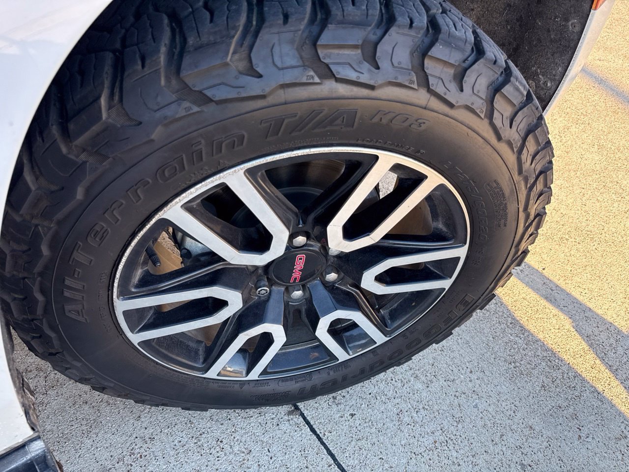 Used 2022 GMC Yukon XL AT4 w/ Max Trailering Package AWD/4WD image 16
