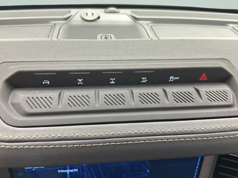 Used 2025 Ford Bronco Badlands AWD/4WD image 21