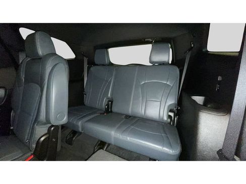 Used 2024 Buick Enclave Essence w/ Experience Buick Package AWD/4WD image 17