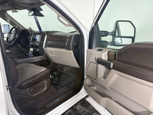 Used 2019 Ford F250 Limited w/ FX4 Off-Road Package image 36