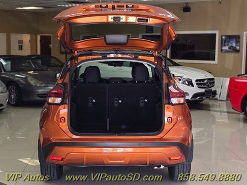 Used 2024 Nissan Kicks SV image 9