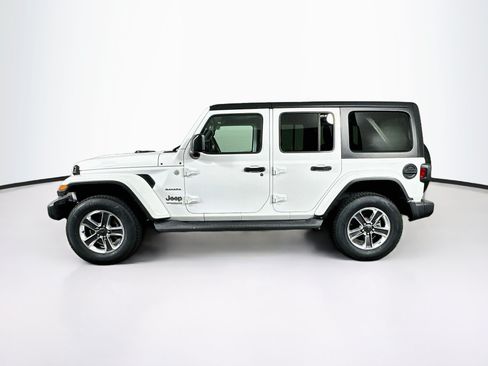 Used 2020 Jeep Wrangler Unlimited Sahara AWD/4WD image 4