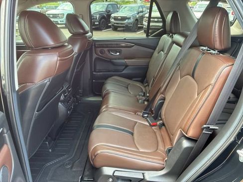 Used 2025 Honda Pilot Elite image 21