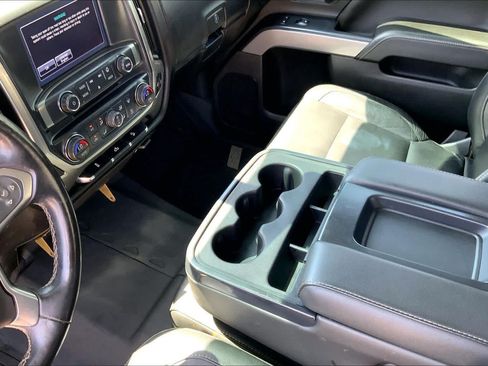 Used 2018 Chevrolet Silverado 1500 LT w/ Texas Edition AWD/4WD image 17