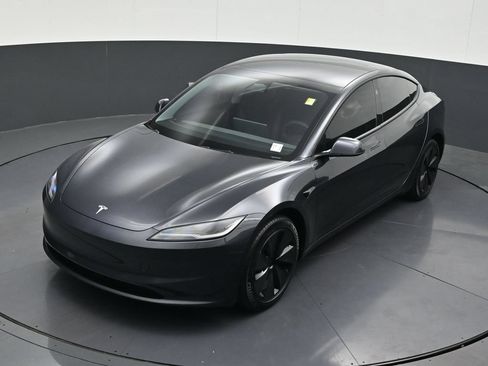 Used 2025 Tesla Model 3 Long Range RWD image 17