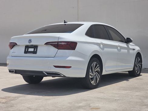 Used 2020 Volkswagen Jetta SEL Premium image 5