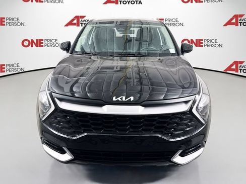 Used 2023 Kia Sportage LX FWD image 2