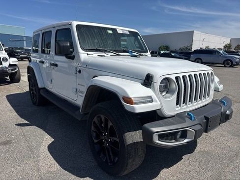 Used 2022 Jeep Wrangler Unlimited Sahara w/ Cold Weather Group AWD/4WD image 3