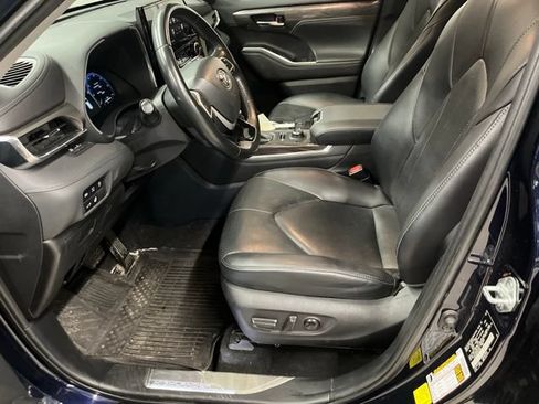 Used 2023 Toyota Highlander Limited AWD/4WD image 5