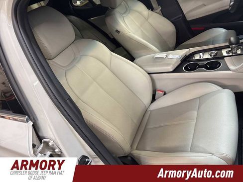 Used 2024 Genesis G70 2.5T image 37