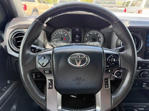 Used 2018 Toyota Tacoma TRD Pro AWD/4WD image 38