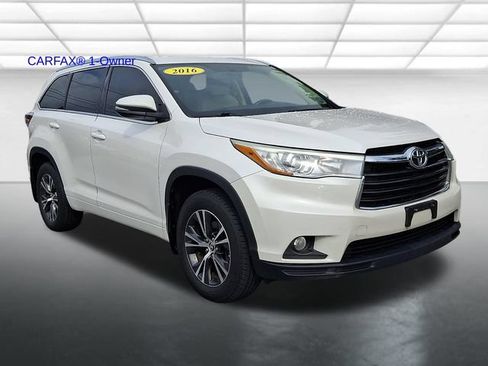 Used 2016 Toyota Highlander XLE AWD/4WD image 1