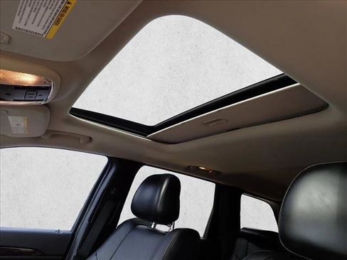 Used 2013 Jeep Grand Cherokee Laredo image 11