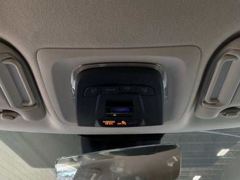 Used 2025 Toyota Corolla LE FWD image 16