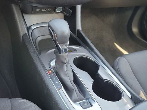 Used 2024 Chevrolet Malibu LT image 18