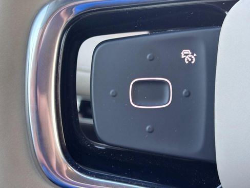 Used 2024 Lincoln Nautilus Reserve w/ Equipment Group 202A image 18