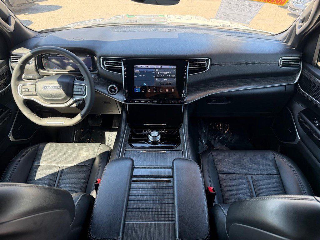 Used 2024 Jeep Wagoneer Series II w/ Flexible Seating Group RWD image 23