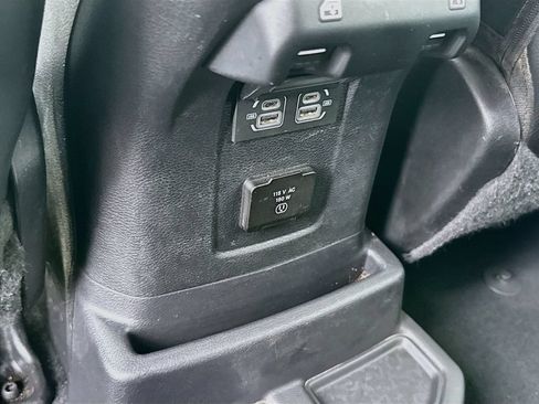 Used 2022 Jeep Wrangler Unlimited Sahara AWD/4WD image 29