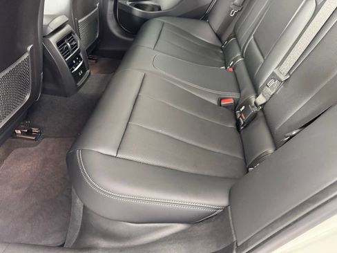 Used 2023 BMW 330i Sedan w/ Premium Package image 27