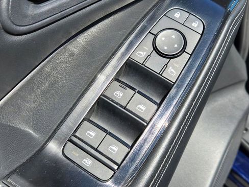 Used 2025 Nissan Rogue SV FWD image 16
