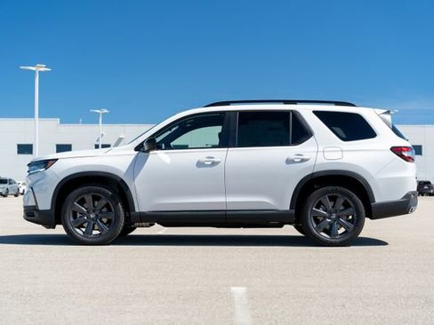 New 2025 Honda Pilot Sport image 4