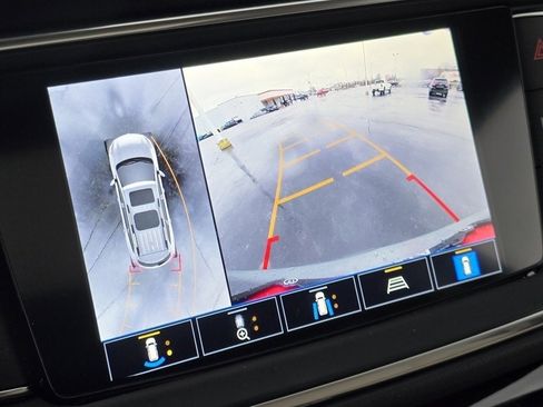 Used 2024 Buick Enclave Avenir image 5