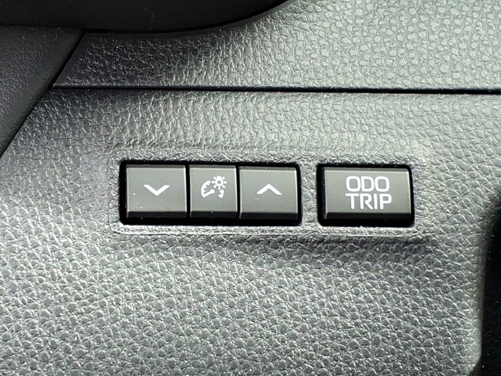 Used 2025 Toyota Crown Signia w/ Advanced Technology Package AWD/4WD image 17