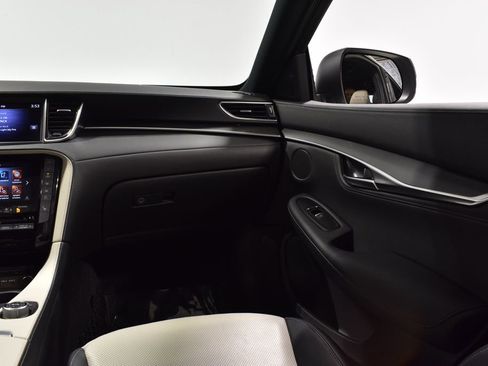 Certified 2025 INFINITI QX55 Luxe w/ Cargo Package image 15