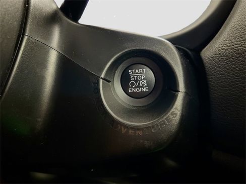 Used 2019 Jeep Renegade Sport image 14