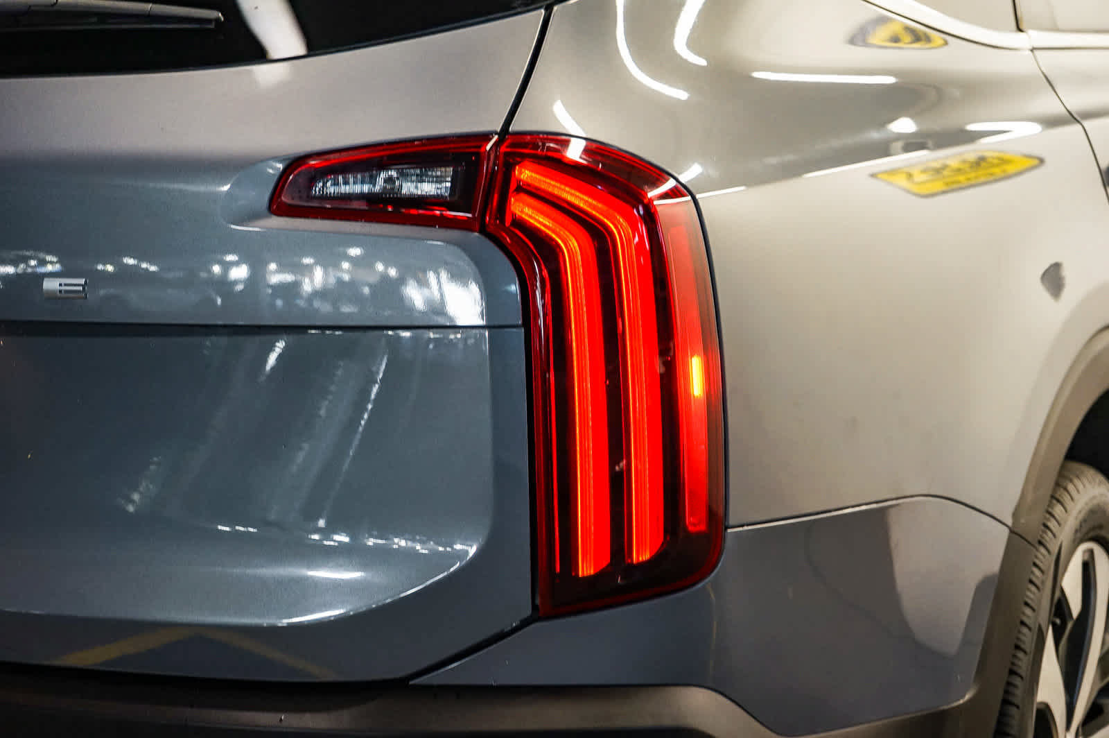 Used 2022 Kia Telluride EX w/ EX Premium Package FWD image 11