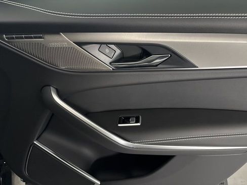 Used 2025 Jaguar F-PACE R-Dynamic S image 34