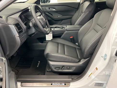 New 2026 Nissan Rogue SV image 17