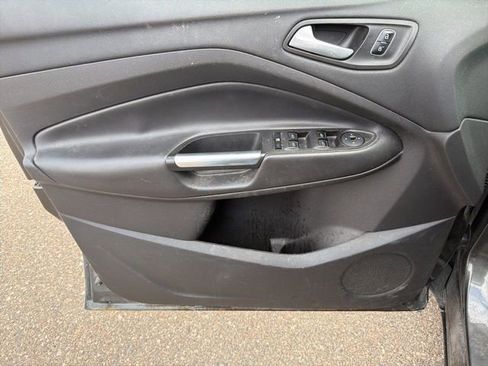 Used 2017 Ford Escape SE w/ SE Cold Weather Package AWD/4WD image 10