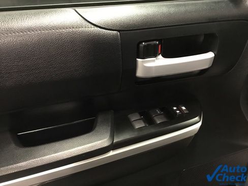 Used 2017 Toyota Tundra SR5 image 27