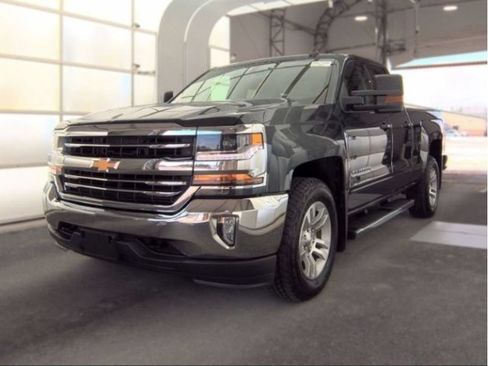 Used 2017 Chevrolet Silverado 1500 LT w/ Max Trailering Package AWD/4WD image 1