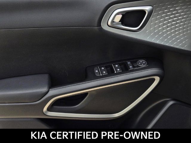 Certified 2023 Kia Soul LX w/ LX Technology Package FWD image 17