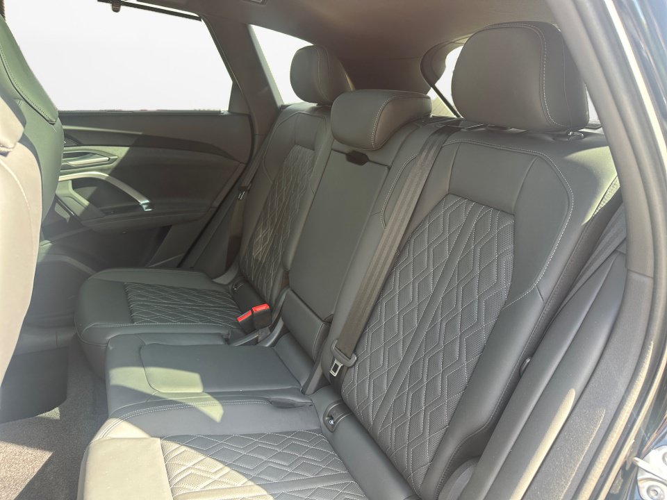 Used 2025 Audi SQ5 Prestige AWD/4WD image 10