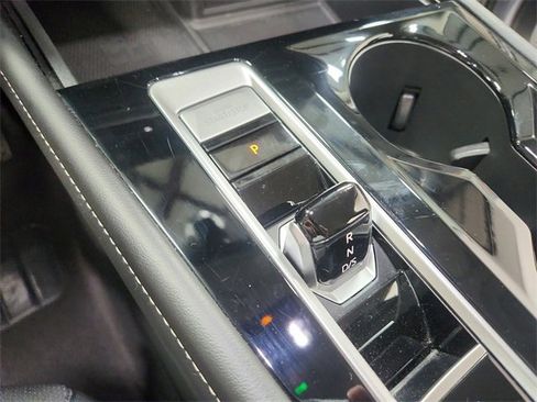 Used 2024 Volkswagen Atlas SE image 26