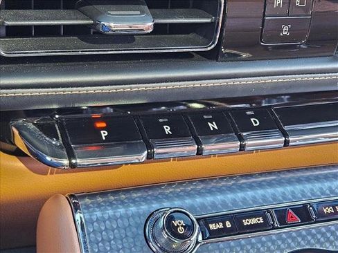 Used 2024 Lincoln Aviator Black Label w/ Dynamic Handling Package image 12