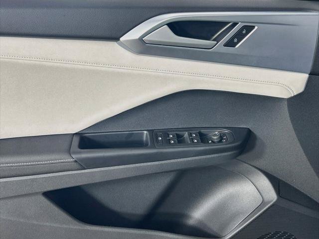 New 2027 Volkswagen Taos SE AWD/4WD image 17