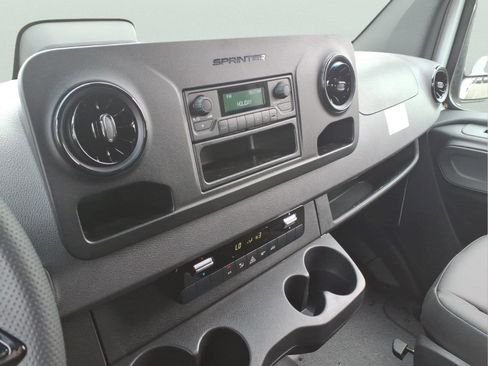 New 2025 Mercedes-Benz Sprinter 2500 image 28