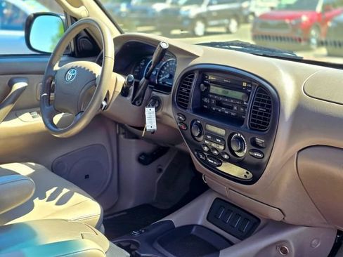 Used 2007 Toyota Sequoia SR5 AWD/4WD image 19