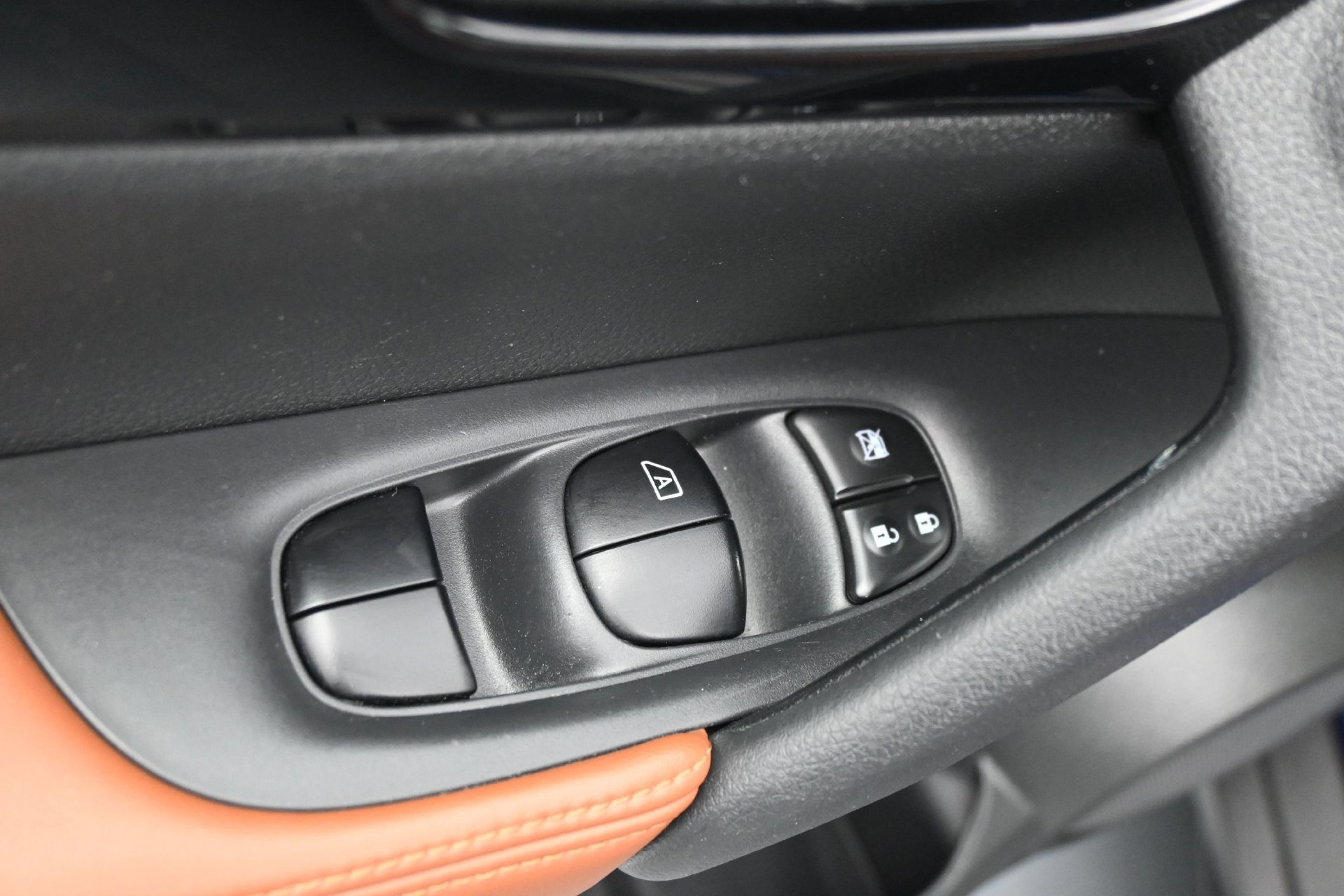 Used 2017 Nissan Rogue SL w/ SL Premium Package AWD/4WD image 22