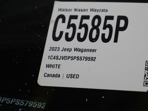 Used 2023 Jeep Wagoneer Series III w/ Preferred Equipment Group AWD/4WD image 35