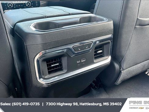 Used 2023 Chevrolet Silverado 1500 High Country w/ Technology Package AWD/4WD image 27