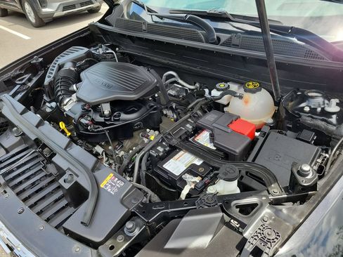Used 2023 GMC Acadia Denali w/ Denali Ultimate Package FWD image 41