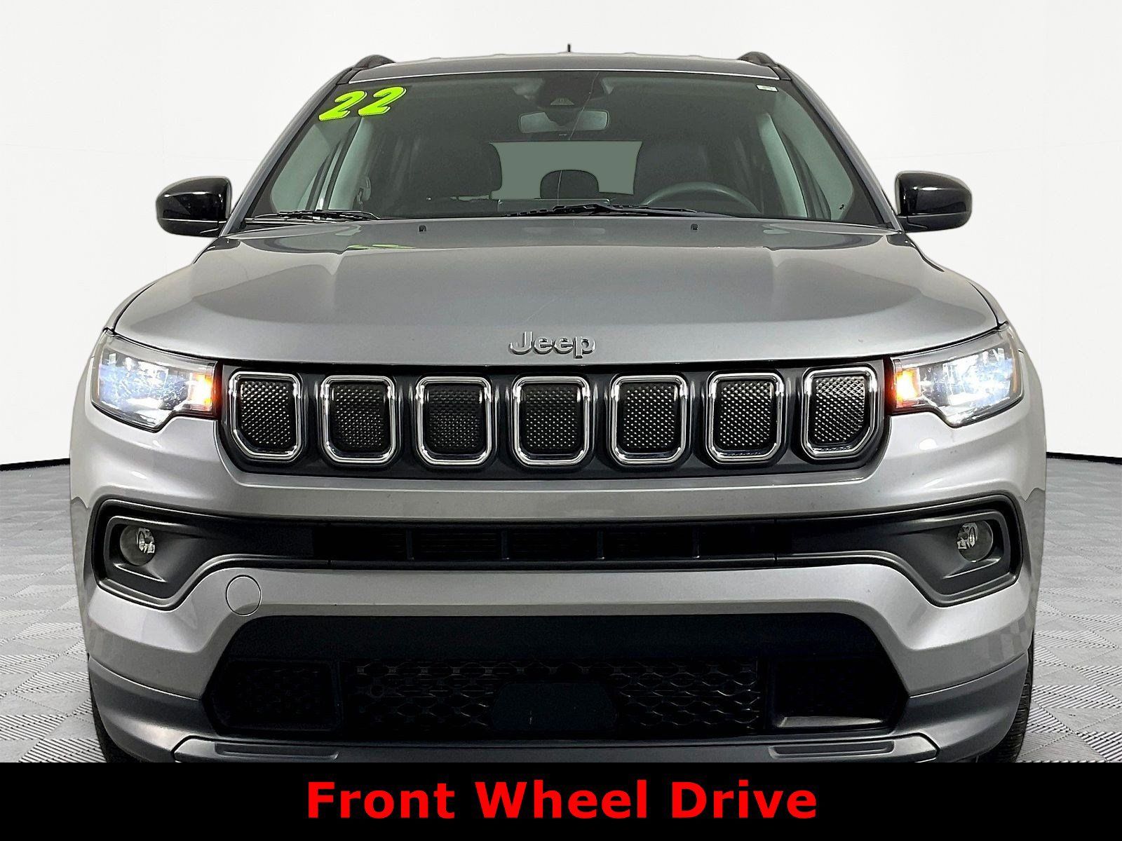 Used 2022 Jeep Compass Latitude FWD image 2