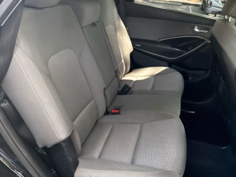 Used 2017 Hyundai Santa Fe SE FWD image 15