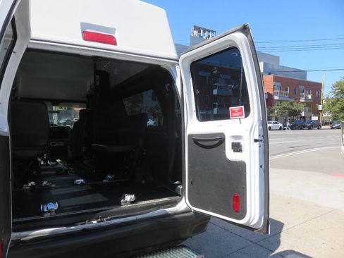 Used 2013 Ford E-250 and Econoline 250 Extended w/ PWR Group image 19